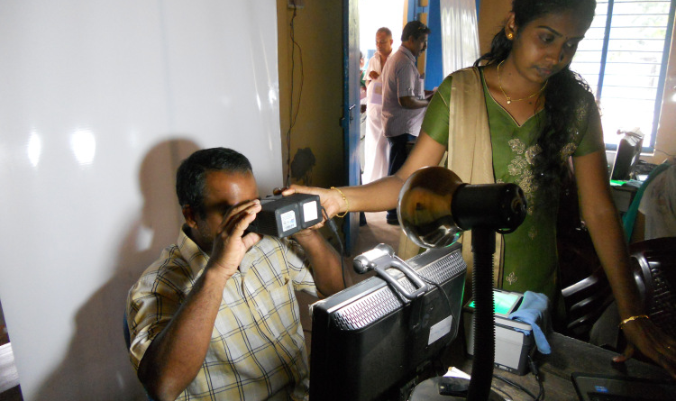 Aadhar operators seek continuation of service